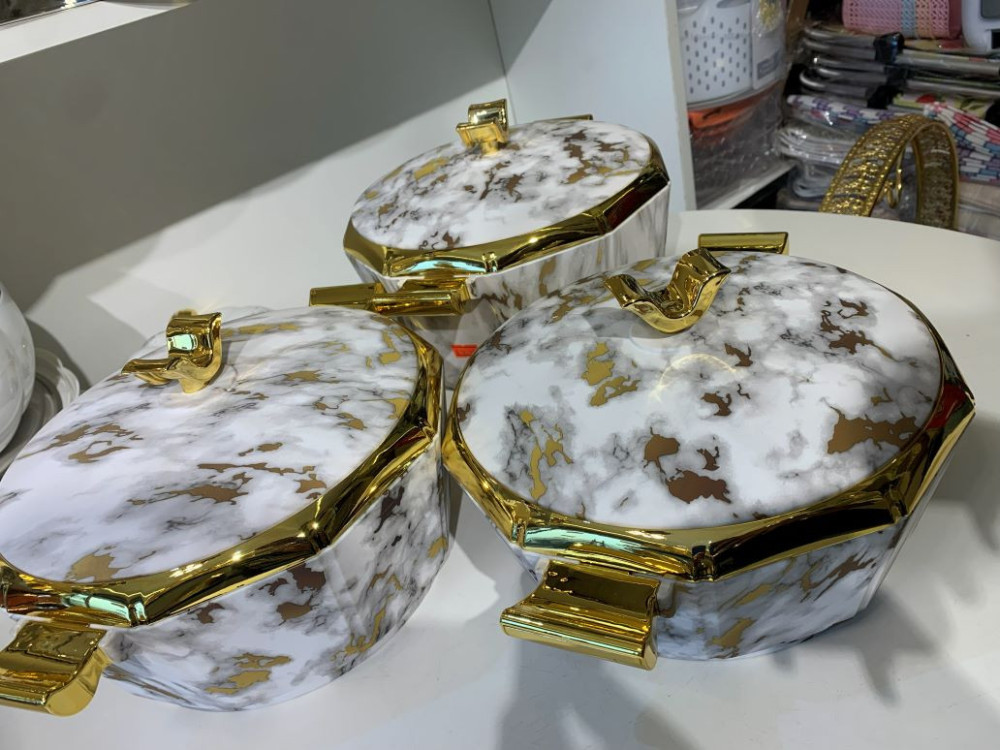 MARBLE EFFECT CASSEROLE WARMER